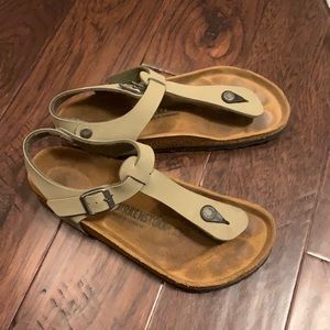 Biirkenstock gizeh w/ ankle strap